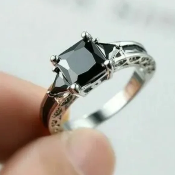 Gorgeous Ring #430 - Picture 2 of 3